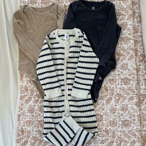 18-24M Gap sweater one piece and organic onsies